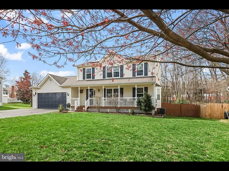 36 Dorothy Ln — Photo 2