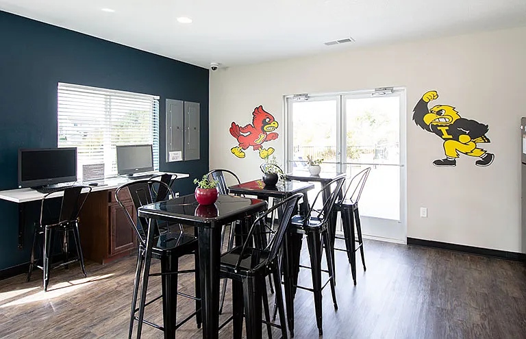 Walnut Lake Apartments — Photo 13