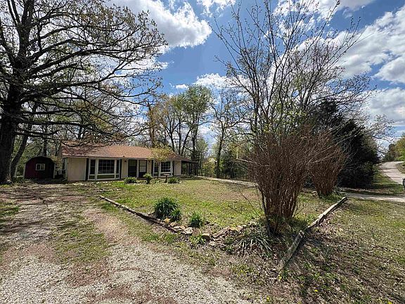 2nd image of 1116 Clark Ln