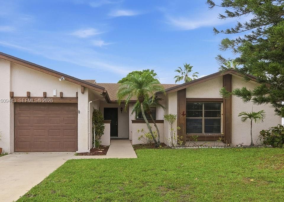 1st image of 6125 Elsinore Cir