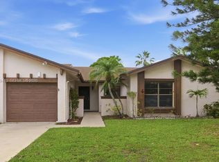 6125 Elsinore Cir, Greenacres, FL 33463