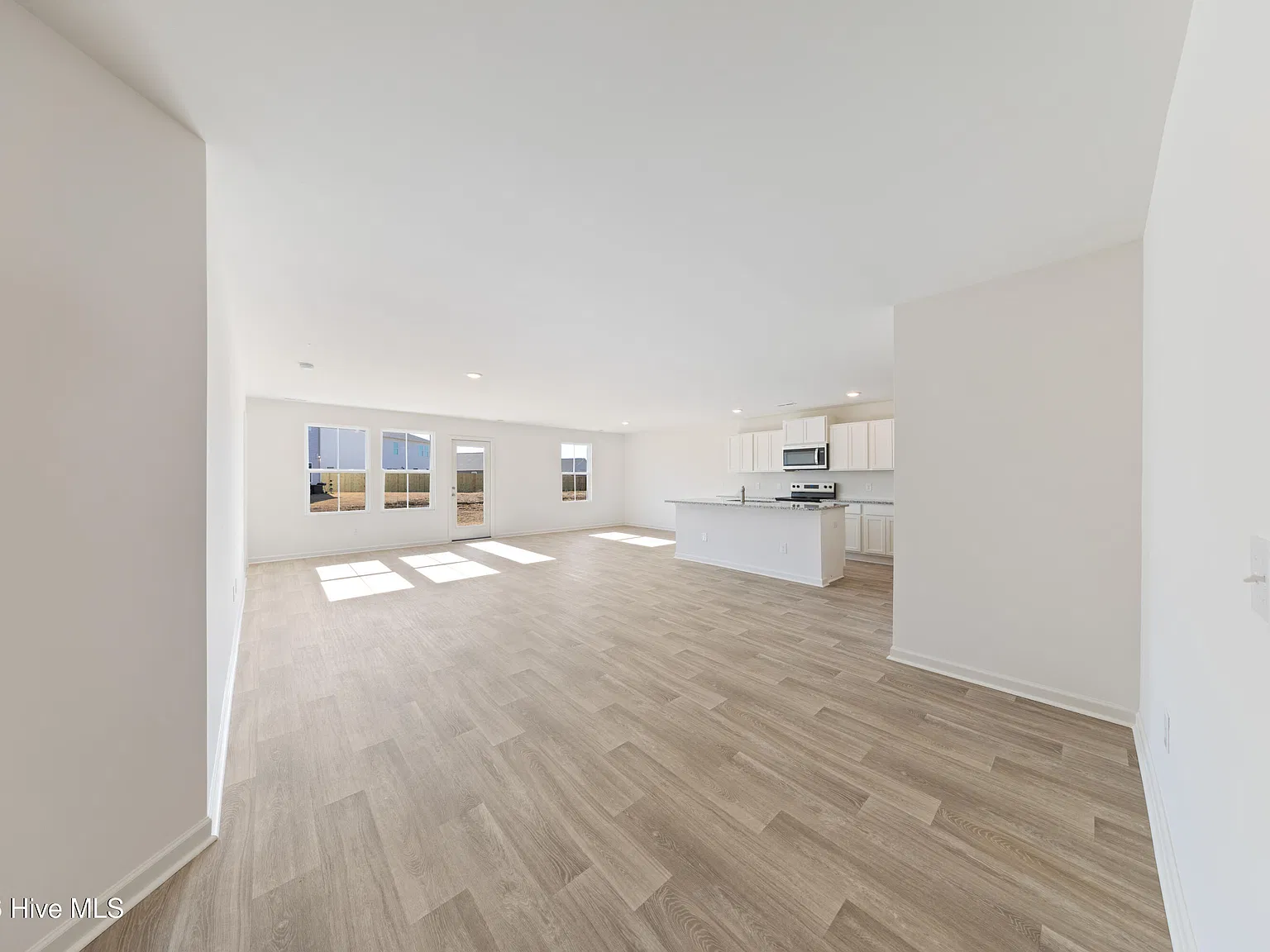 3 bed, 2.0 bath, $1,850 — Photo 4