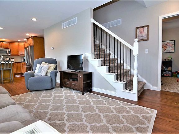 5th image of 1710 S Bedford Ave