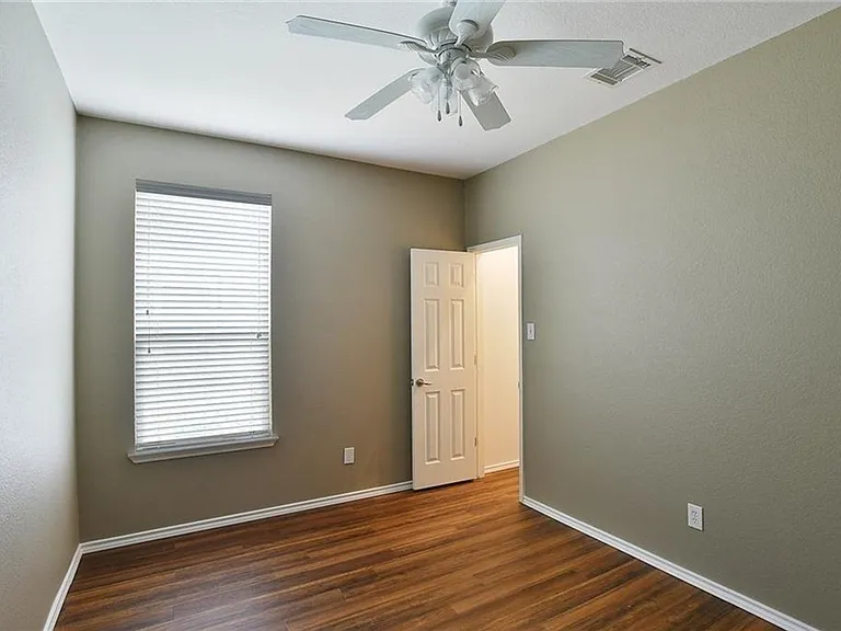 9109 Nathaniel Dr — Photo 11