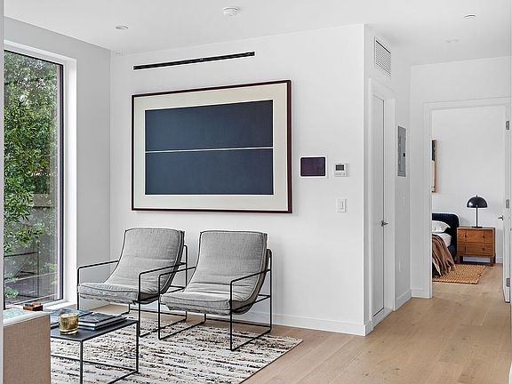 5th image of 109 Devoe St #6