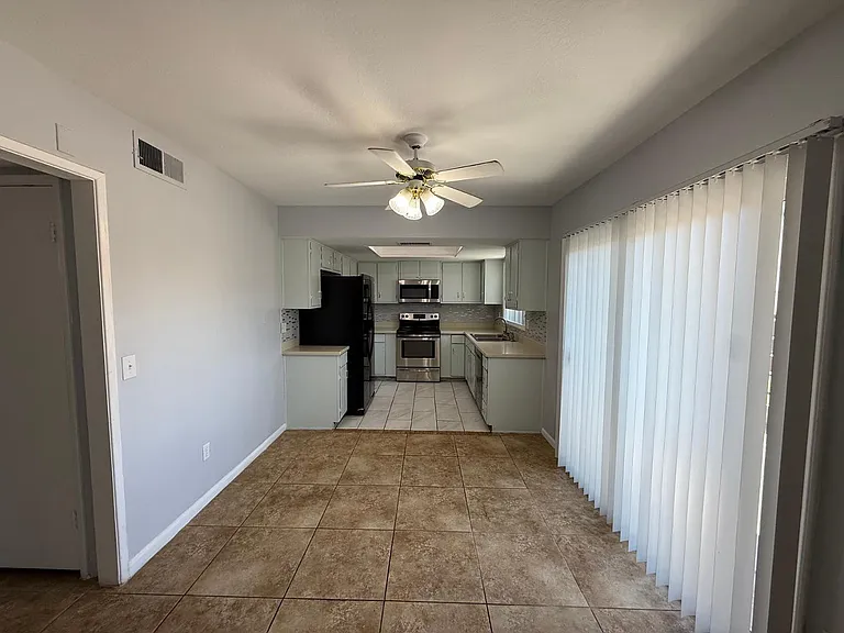126 W Loma Vista Dr #101 — Photo 4