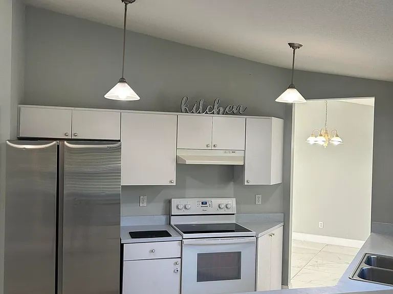 1492 Glencove Ave NW — Photo 7