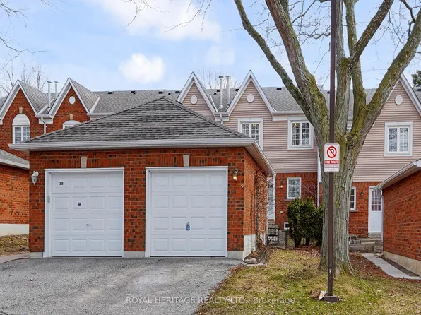 10 Bassett Blvd #39, Whitby, ON L1N 9C8