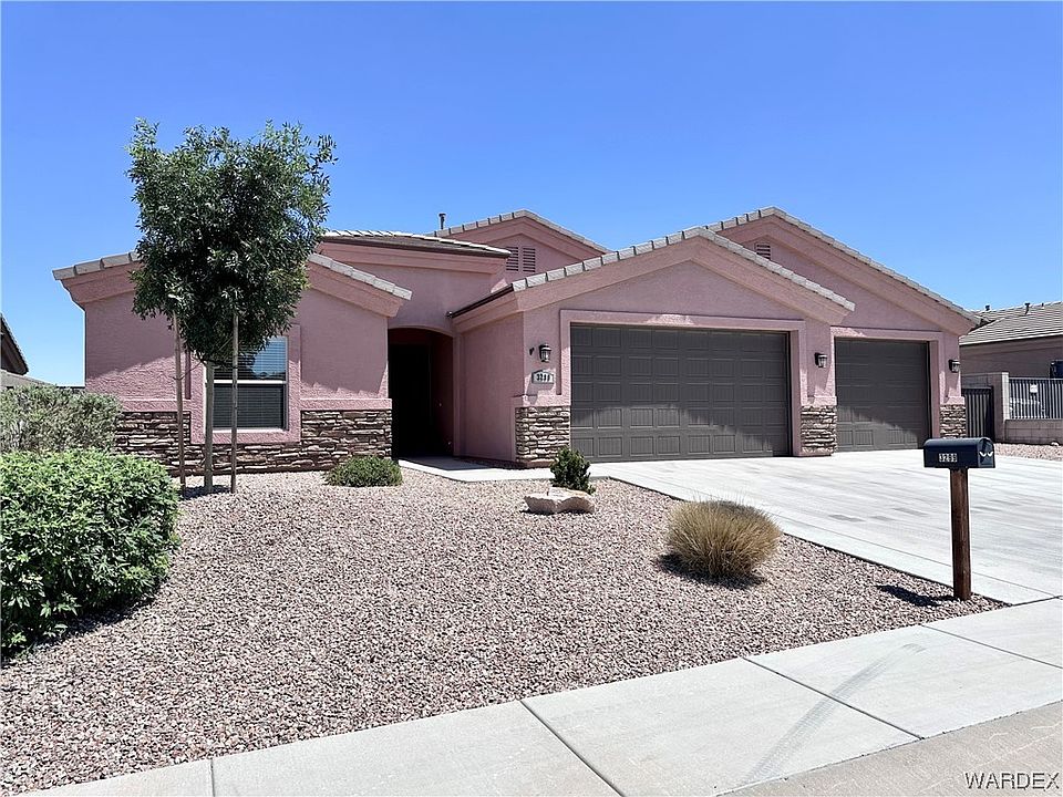 1st image of 3299 Laramie Avenue