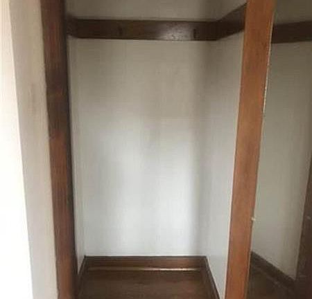 4th image of 714 Elm St