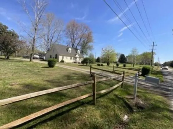 1004 Fredericks Hall Rd, Bumpass, VA 23024