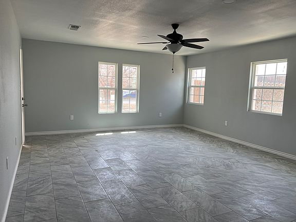 3rd image of 1902 W Kentucky Ave #B