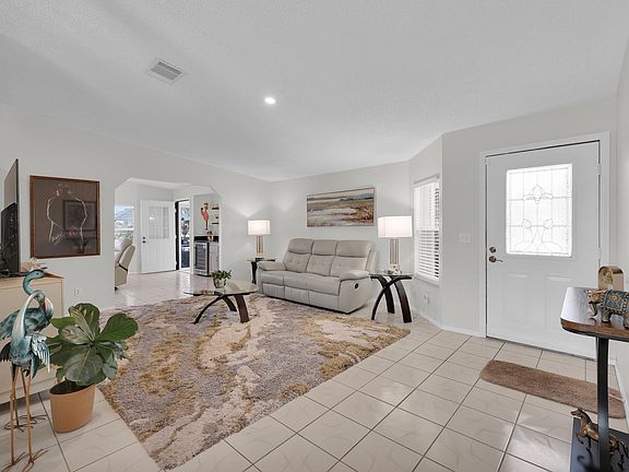 5th image of 3416 Feriwinkle Court