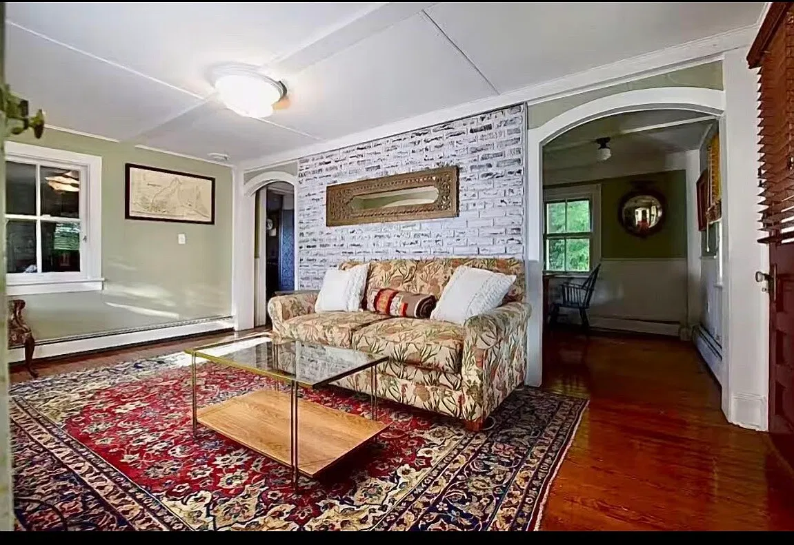 2 bed, 1300 sqft, $2,500 — Photo 1