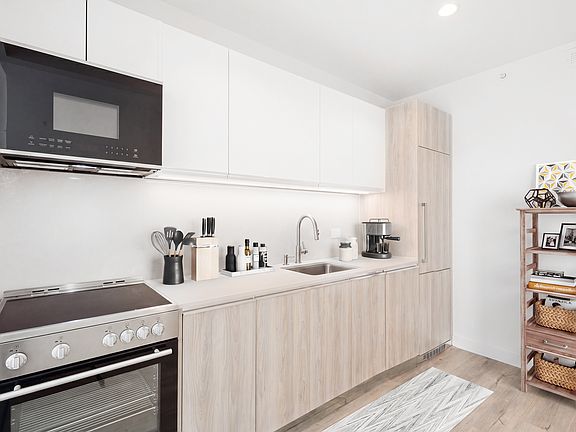 3rd image of 90 John St Unit 1407