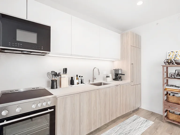 90 John St #1307 — Photo 3
