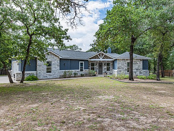 3rd image of 263 CIBOLO RIDGE DR