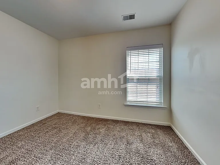 407 Pine Hill Ln — Photo 14