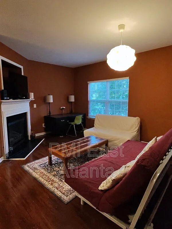 4 bed, 3.5 bath, 2249 sqft, $2,750 — Photo 2