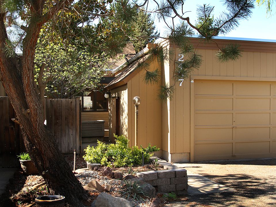 Entry/Garage
