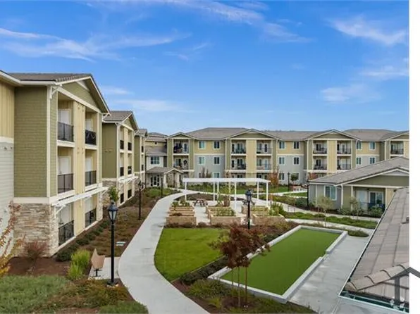 1335 W Luchessa Ave, Gilroy, CA 95020