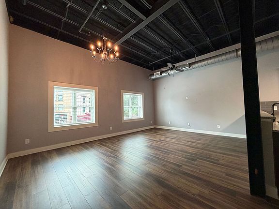 4th image of 425 Broad St