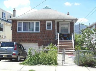 35 Henry St, Jersey City, NJ 07306