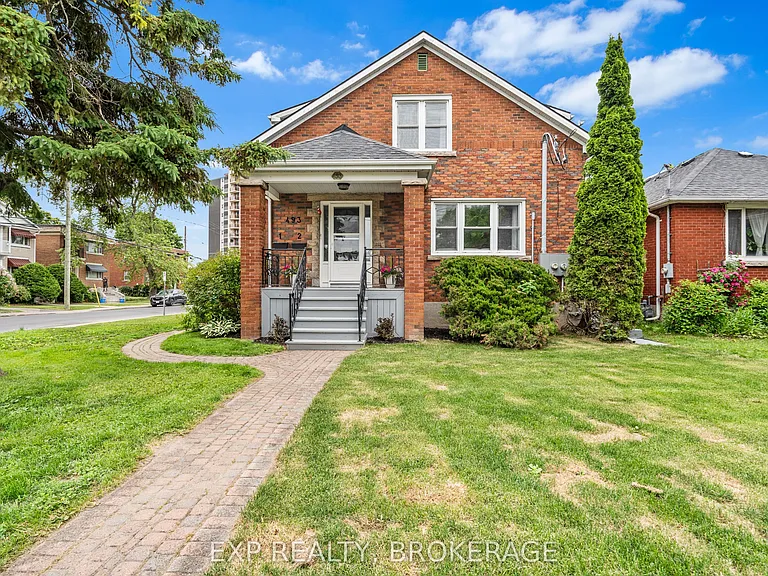 493 College St — Photo 1