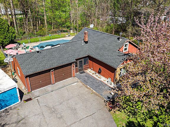 3rd image of 11 Hustis Road