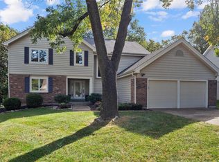 638 Huntley Heights Dr, Ballwin, MO 63021