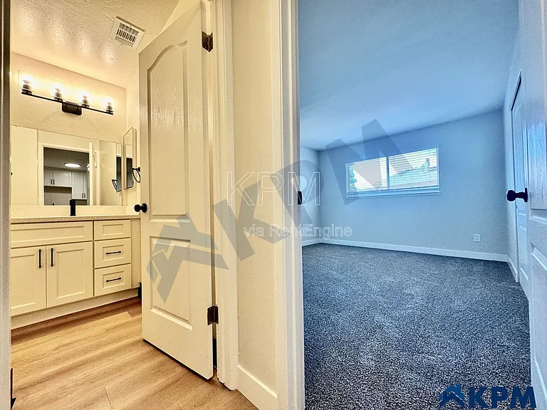 7355 Kelley Dr — Photo 10