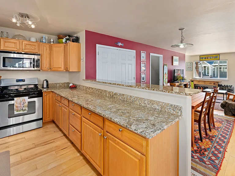 339 Cleveland Pl — Photo 7