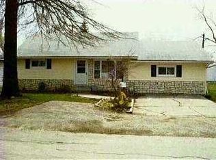 417 Farnstead Dr, Northwood, OH 43619