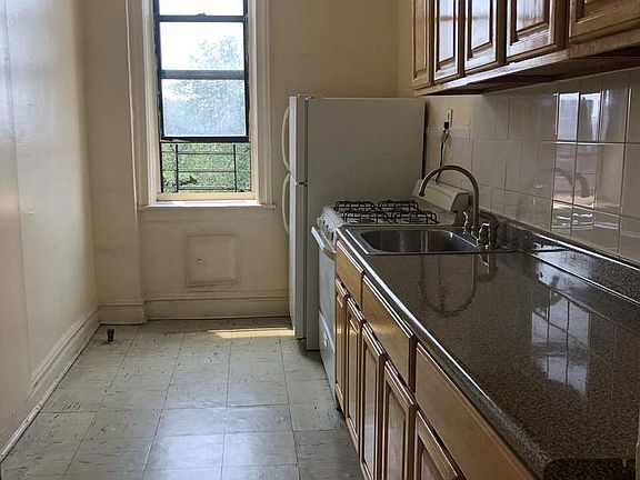 2nd image of 179 Linden Blvd APT 5M