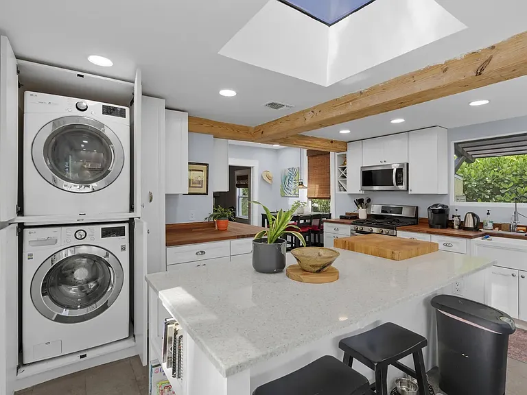 743 Park Pl — Photo 6