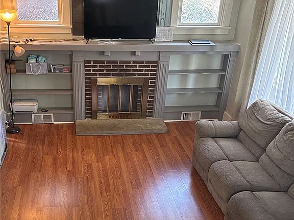 5th image of 303 Broad St