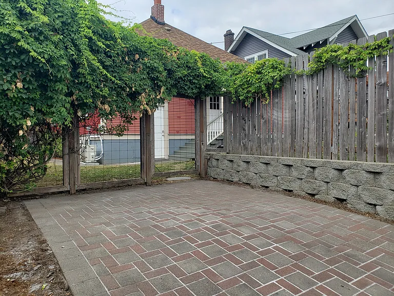4512 N Commercial Ave — Photo 19