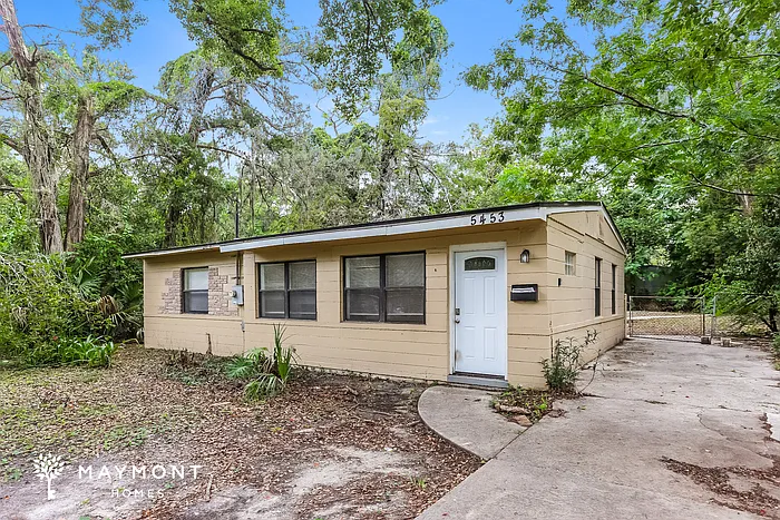 5453 Oak Forest Dr — Photo 3