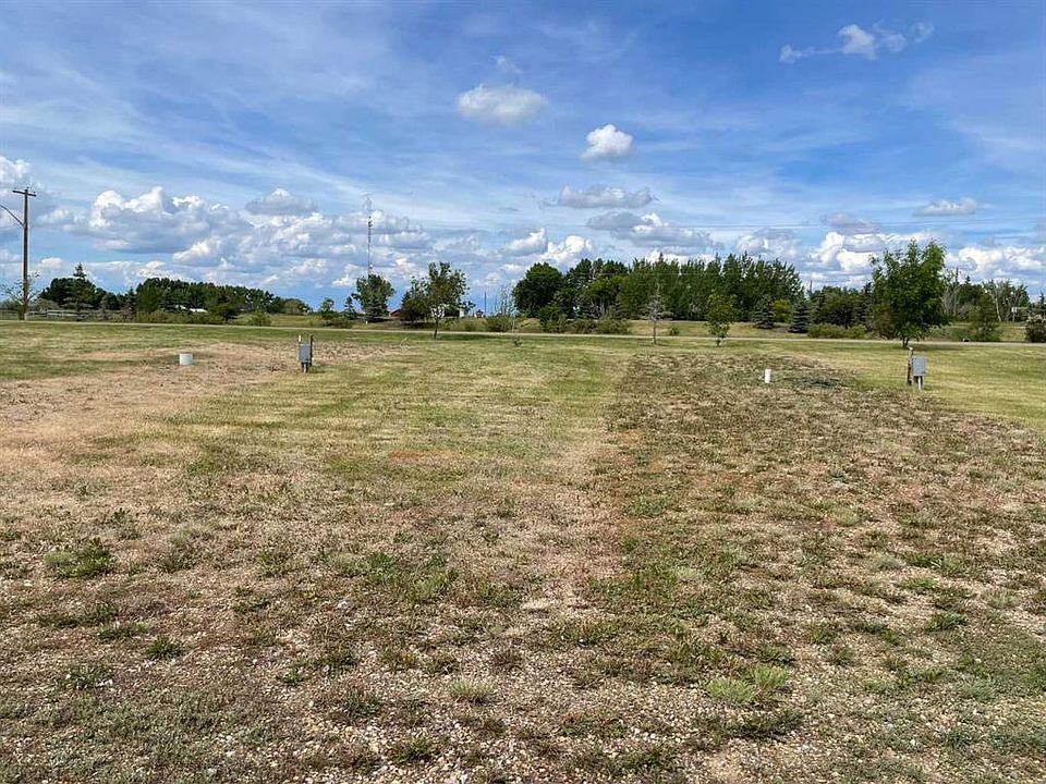 2nd image of 200 Roseglen Close #29