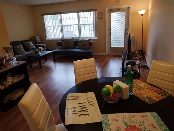 2nd image of 206 Sheffield I