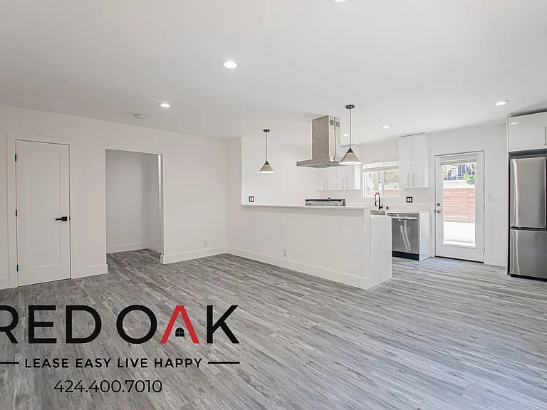 1350 N Fuller Ave #4 — Photo 1