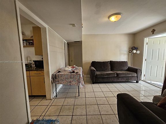 3rd image of 1808 NW 25th Ave