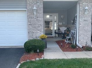 1861 Waters Edge Dr, Minooka, IL 60447