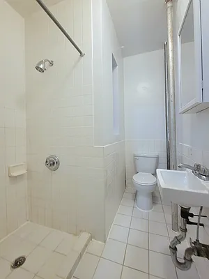 Rented by AZ REALTY NYC LLC | media 8