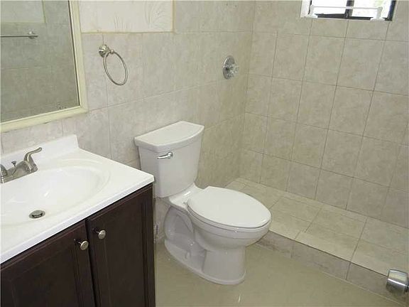 4th image of 8025 SW 107th Ave APT 203