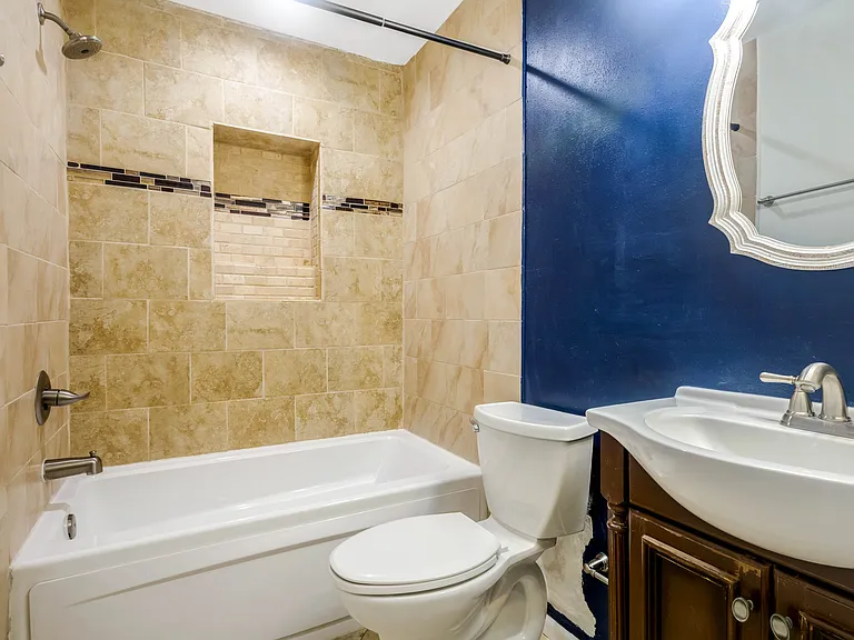 308 Hollywood Blvd SE — Photo 24