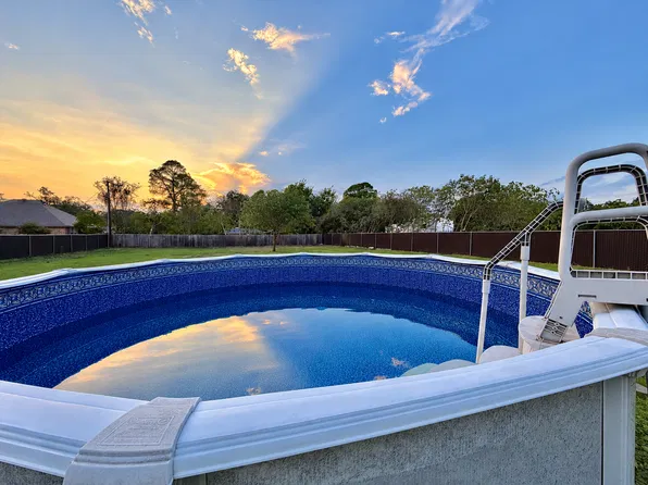 1005 Red Oak St, Azle, TX 76020