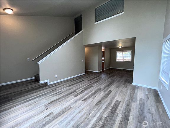 4th image of 767 Oakhurst Drive