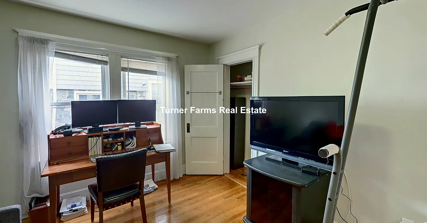 4 bed, 9999 sqft, $4,250 — Photo 3