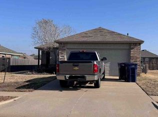 9704 High Noon Rd, Yukon, OK 73099